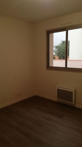 Location Appartement 2 pièces 51m² - Photo 2