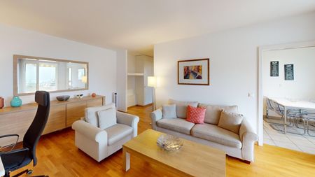 Spacious 2-Bed,2 Bath Apartment with Parking, Balcony and Lake View! - Foto 4