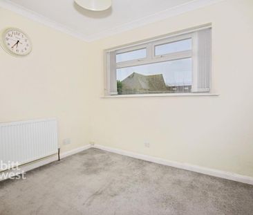 3 bedroom detached bungalow to rent - Photo 6