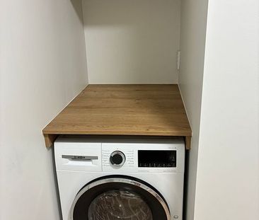 Cozy, modern living in Waterloo - Photo 5