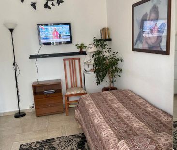 Stanza privata allinclusive in trilocale arredato - Photo 2