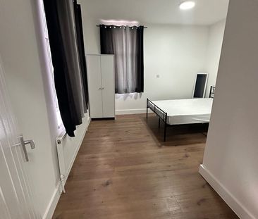 Room in a Shared Flat, Henton Road, LE3 - Photo 1