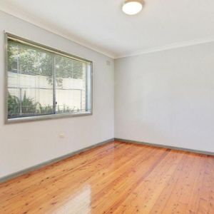 4 / 19 St Johns Avenue, Mangerton, NSW 2500 - Photo 2