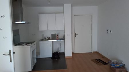 Location Appartement 2 pièces 37m² - Photo 2