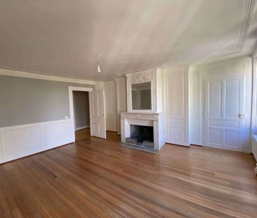 Superbe appartement de caractère de 6 pièces à la Vieille-Ville - Photo 2