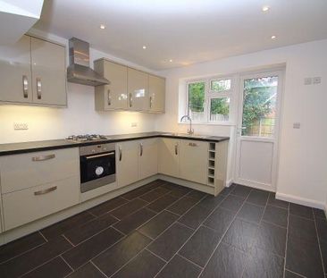 3 bedroom semi-detached house to rent - Photo 5