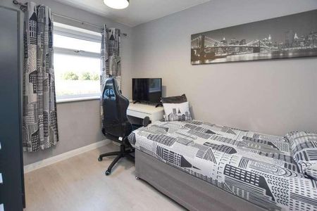 Gladden Hey Drive, Winstanley, Wigan, WN3 - Photo 2