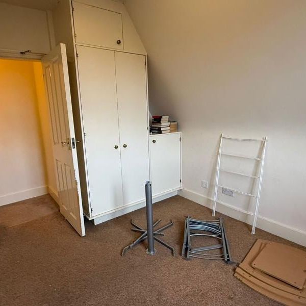 Epsom Road, Guildford - 1 bedroomProperty for lettings - Seymours - Photo 1