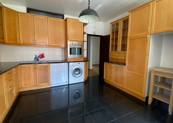 Apartamento T3 para arrendamento sem móveis no Alto da Barra, Oeiras