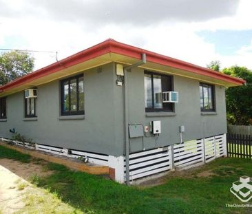 3 Bedrooms plus Study on a large fully fenced large block with side... - Photo 5