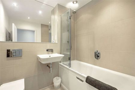 A two bedroom apartment to rent at Kennet Island in Reading. With en-suite shower room, bathroom and an allocated under ground parking space. - Photo 5