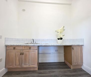 An Exceptional Five-Bedroom Barn Conversion - Photo 5