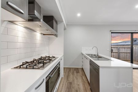 PRIME LOCATION - Photo 4