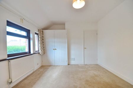 Pen Park Road, Southmead - Photo 3