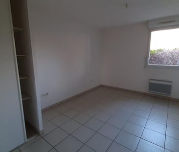 location Appartement T2 DE 42.99m² À ROQUETTES - Photo 3