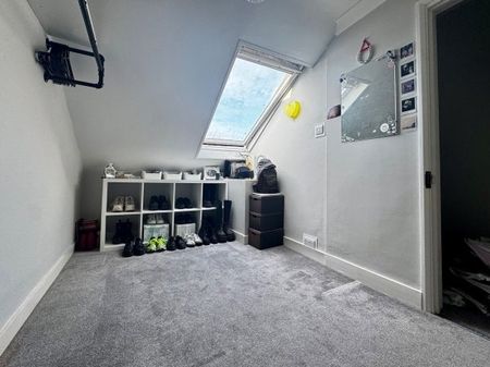 Clifton Road, Worthing, BN11 2 bedroom maisonette to rent - Photo 5