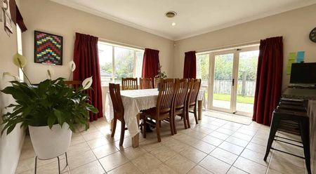 Executive home - 5 Bedrooms - 3 Bathrooms - Photo 5