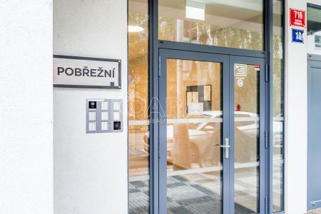 Pronájem bytu 1+kk a garsoniéry 28 m², Pobřežní , Praha - Photo 4