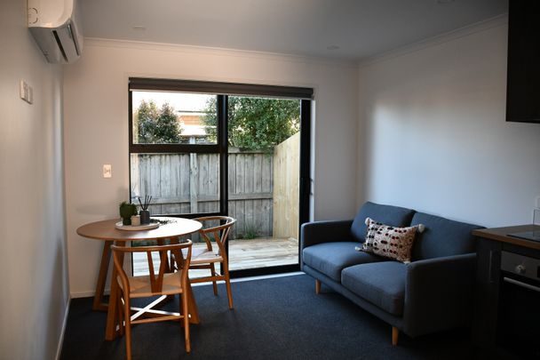 These nearly new studio units are perfect for those who want tastefully furnished accommodation close to the university and within walking distance to shops. - Photo 1
