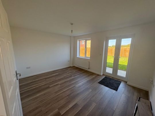 3 bedroom semi-detached house to rent - Photo 1