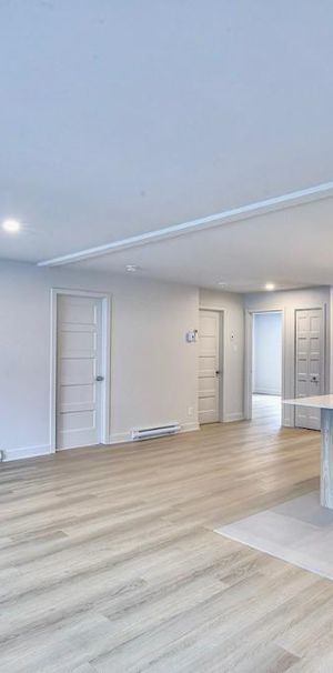 CONDO 5 1\2 FLAMBANT NEUF + 5 ÉLECTRO INCLUS + GRAND BALCON + STATIONNEMENT - Photo 1