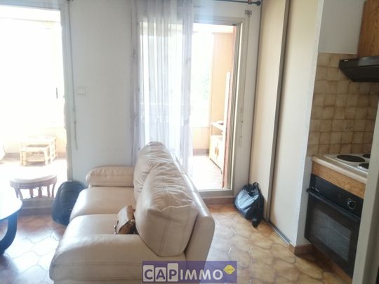 Location Appartement 1 pièce 21m² HYERES 83400 - Photo 1