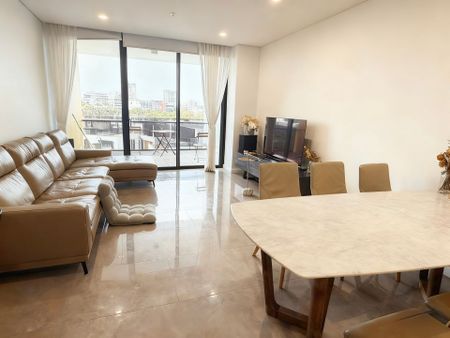 Fully Furnished Luxury 2-Bedroom Apartment in Zetland - Photo 5