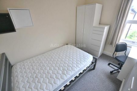 4 bedroom terraced house to rent - Photo 2