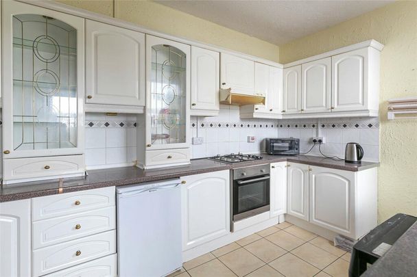 3 bedroom property to rent - Photo 1