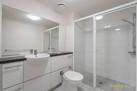 “Beautiful Furnished Apartment in the Heart of City!” - Photo 5