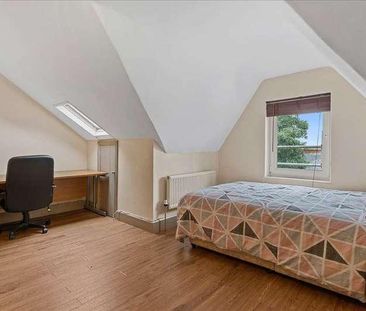 Bedford Park, Plymouth, PL4 - Photo 2