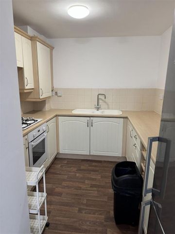 3 bedroom private hall to rent - Photo 5