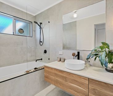 Spacious Coastal Home in a Prime Central Location!! - Photo 4