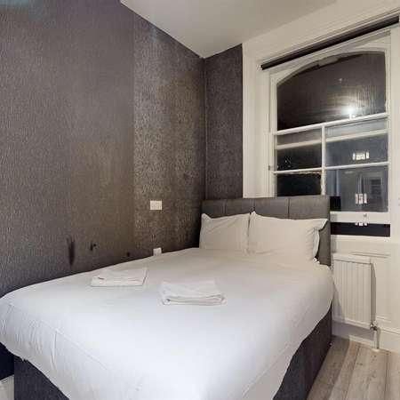 Talbot Square, London, W2 - Photo 1