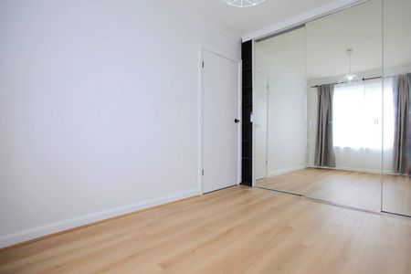 Low-Maintenance Living in a Vibrant City Fringe Pocket - Photo 4