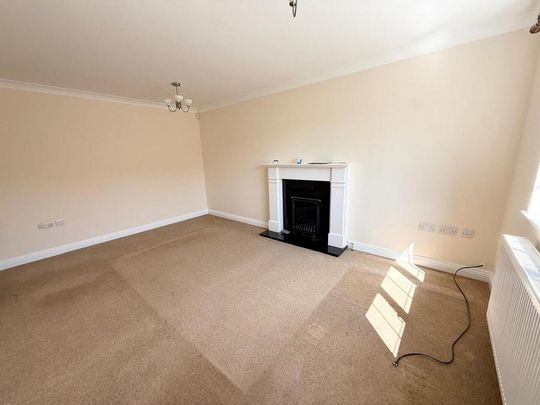 4 bedroom detached house to rent - Photo 1