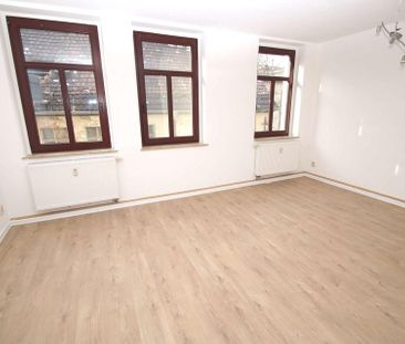 2-Zimmer-Wohnung mit BALKON, große Küche, Badewanne - frisch renoviert - Photo 1
