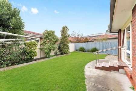 1 Bedroom Unit - Great Location! - Photo 4