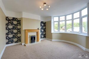 2 BEDROOM House - Semi-Detached - Photo 1