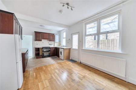 Rutland Gardens, N4, London - Photo 3