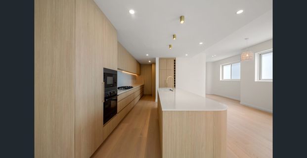 Architecturally designed Family home. North facing yard with private pool - Photo 1