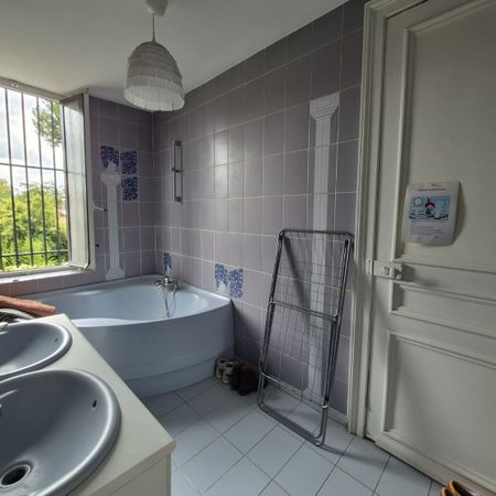 Location Appartement 1 pièce 12m² VILLENEUVE D ASCQ 59650 - Photo 3