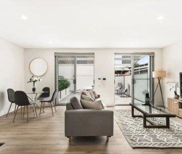 Stylish Modern Townhouse Offering Comfort, Space & Lifestyle Conven... - Photo 1