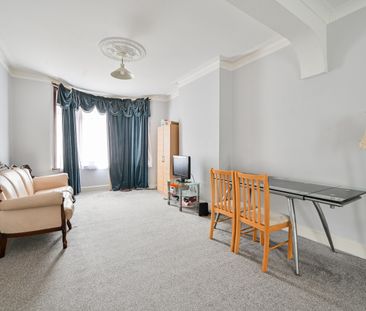 3 Bed Terraced House, Windsor Road, IG1 - Photo 1