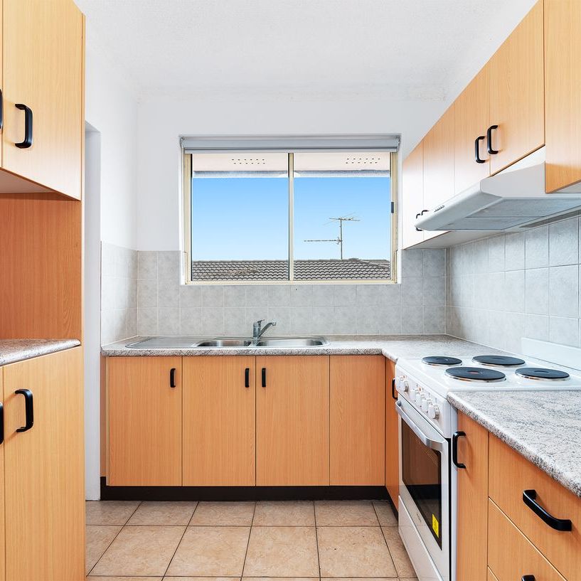 MODERN TWO BEDROOM APARTMENT - Photo 1