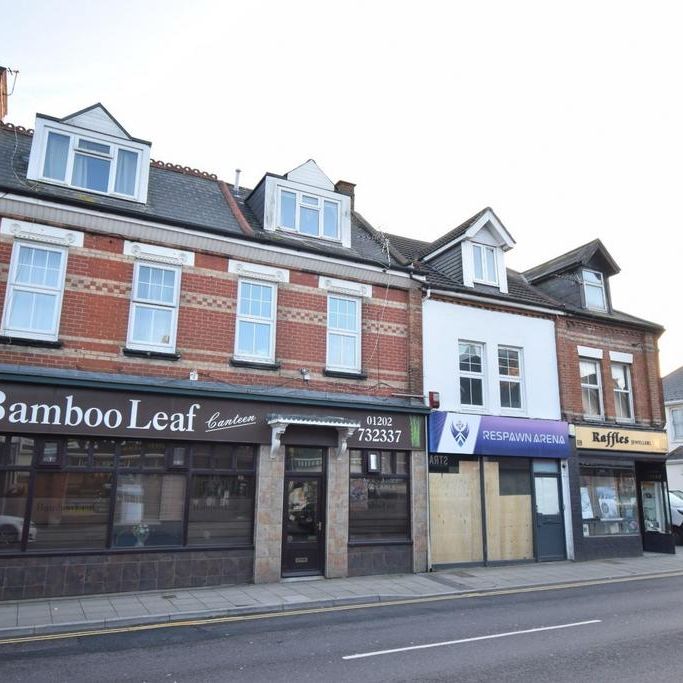 4 bedroom flat to rent - Photo 1