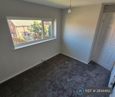 3 bedroom semi-detached house to rent - Photo 6