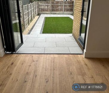 4 bedroom terraced house to rent - Photo 2