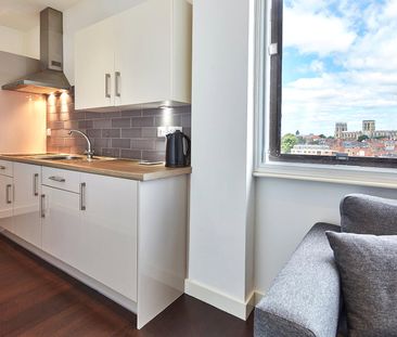 Apt 1, Piccadilly Residence - Photo 4