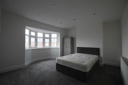 5 bedroom house to rent - Photo 2